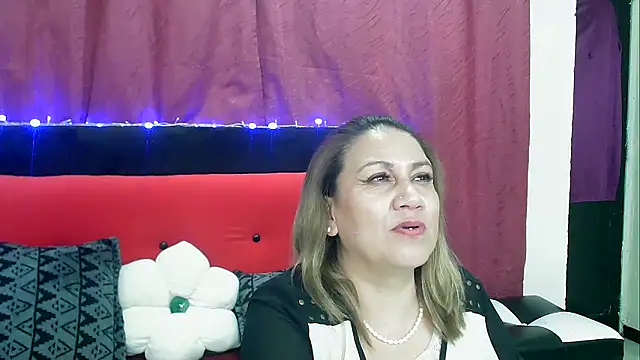 yayita mature online show from 01-06-25, 07:45