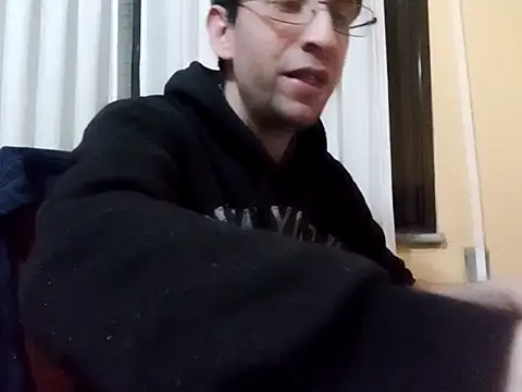 Snapshot of White_rabbit_ chatting on 03-15-25, 09:27 White rabbit online show from 03-15-25, 09:27