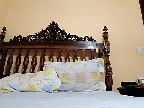 Snapshot of White_rabbit_ chatting on 11-23-25, 05:35 White rabbit online show from 11-23-25, 05:35