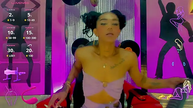 Snapshot of nickyminach_ chatting on 10-27-25, 07:18 nickyminach online show from 10-27-25, 07:18