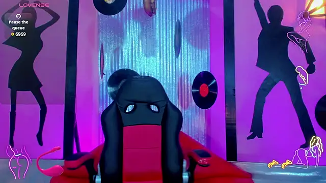 Snapshot of nickyminach_ chatting on 11-19-25, 07:25 nickyminach online show from 11-19-25, 07:25