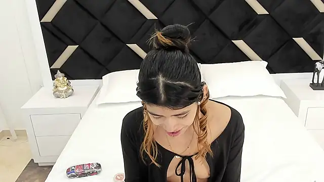Girl Cherry online show from 09-22-25, 11:34