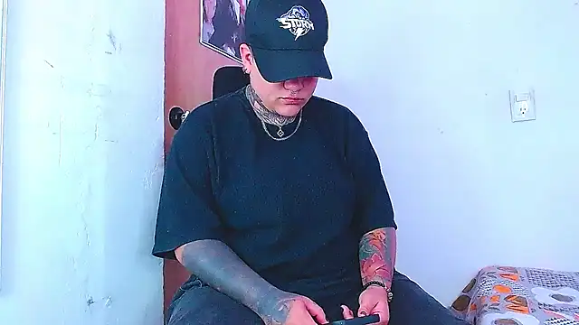 Techno 420  online show from 12-20-24, 06:02