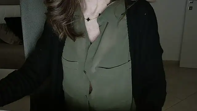 Snapshot of amara_2022 chatting on 01-06-25, 04:13 amara 2022 online show from 01-06-25, 04:13