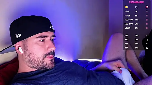 Snapshot of DominantTheo chatting on 12-19-24, 03:07 DominantTheo online show from 12-19-24, 03:07