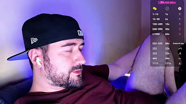 Snapshot of DominantTheo chatting on 03-05-25, 02:36 DominantTheo online show from 03-05-25, 02:36