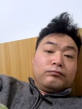 Snapshot of S00 chatting on 12-18-25, 05:52 S00 online show from 12-18-25, 05:52