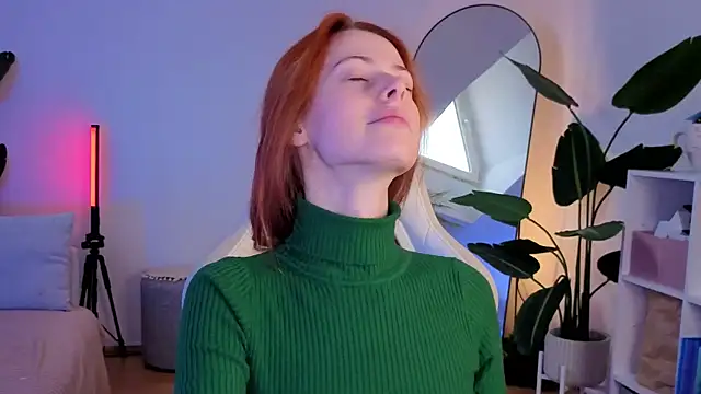 doll lesli online show from 11-28-25, 10:18