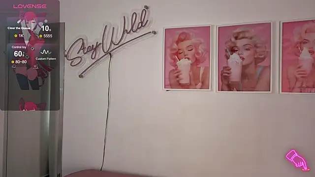 Adele LatinLady online show from 11-19-25, 09:37