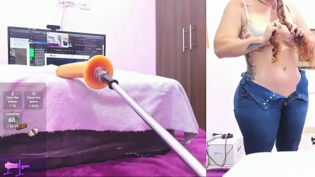 Paulina Davis  online show from 01-19-25, 03:29