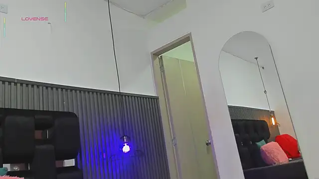 levana1 online show from 10-17-25, 01:09