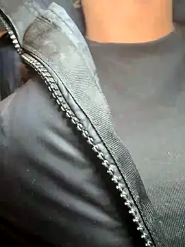 Snapshot of Strongqueen chatting on 11-17-25, 10:48 Strongqueen online show from 11-17-25, 10:48