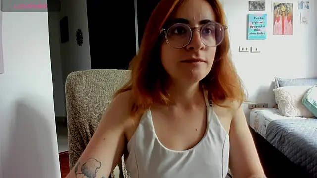 linda giggle online show from 12-02-24, 02:19