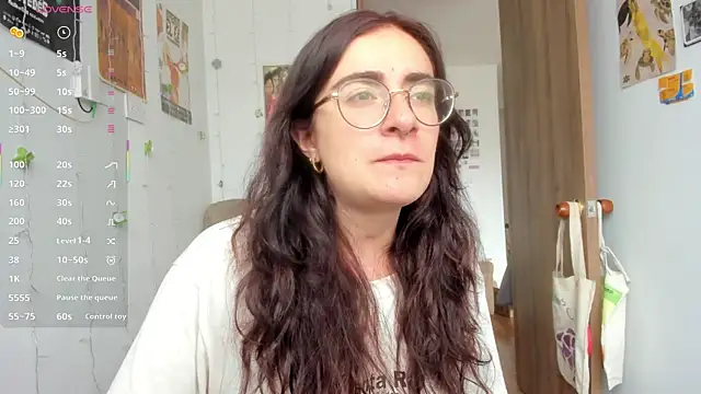 linda giggle online show from 10-25-25, 02:56