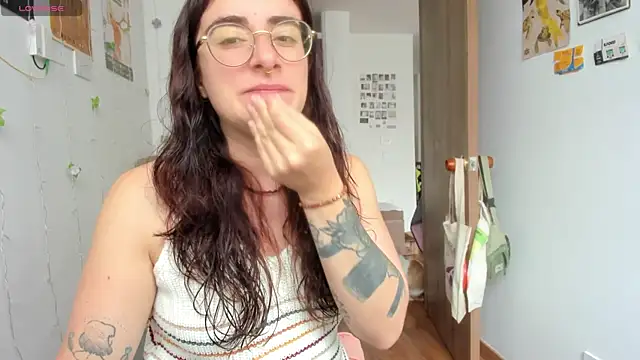 linda giggle online show from 11-06-25, 03:13