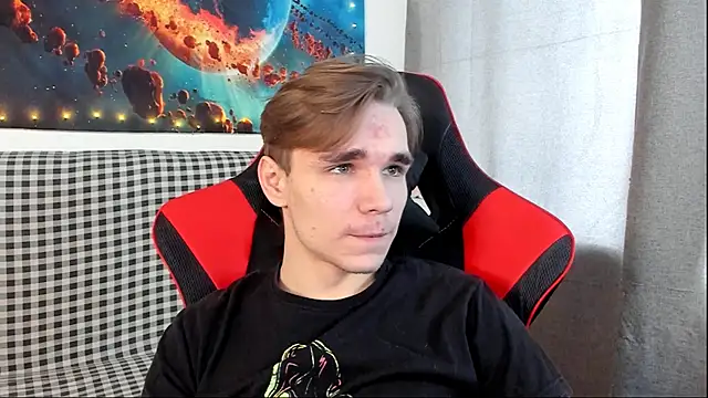 Snapshot of LetsDoSomethingFun chatting on 03-05-25, 05:40 LetsDoSomethingFun online show from 03-05-25, 05:40