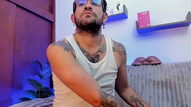 Snapshot of jonathan_rivers chatting on 11-04-25, 09:25 jonathan rivers online show from 11-04-25, 09:25