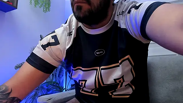 Snapshot of jonathan_rivers chatting on 12-02-25, 09:43 jonathan rivers online show from 12-02-25, 09:43