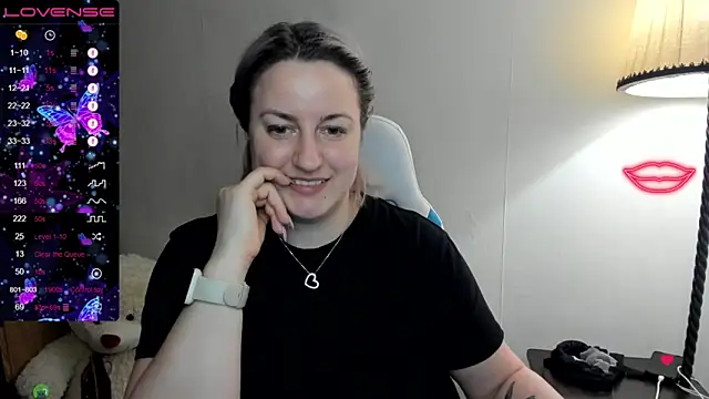 Snapshot of Christen_John_lover chatting on 02-21-25, 11:32 Christen John lover online show from 02-21-25, 11:32