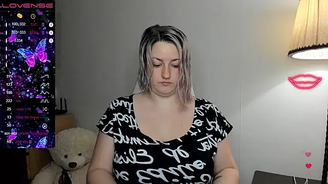 Snapshot of Christen_John_lover chatting on 03-03-25, 05:39 Christen John lover online show from 03-03-25, 05:39