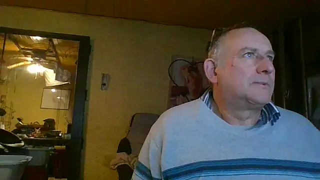 Snapshot of jeanlulu chatting on 01-14-25, 08:37 jeanlulu online show from 01-14-25, 08:37