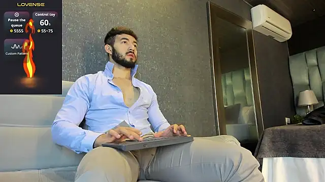 Snapshot of MarkWalker__ chatting on 03-08-26, 10:30 MarkWalker online show from 03-08-26, 10:30