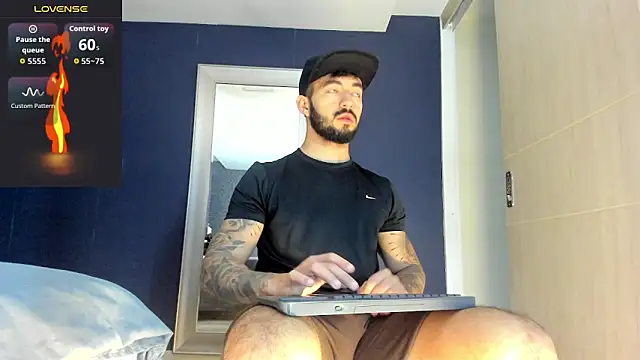 Snapshot of MarkWalker__ chatting on 03-26-26, 09:26 MarkWalker online show from 03-26-26, 09:26