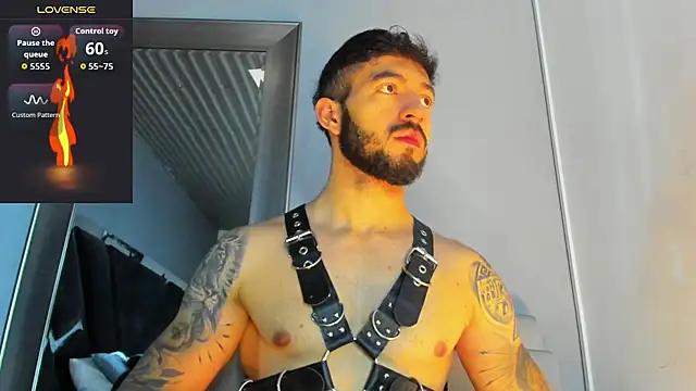 Snapshot of MarkWalker__ chatting on 03-31-26, 09:53 MarkWalker online show from 03-31-26, 09:53