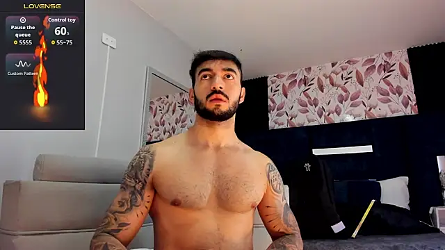 Snapshot of MarkWalker__ chatting on 04-13-26, 09:48 MarkWalker online show from 04-13-26, 09:48