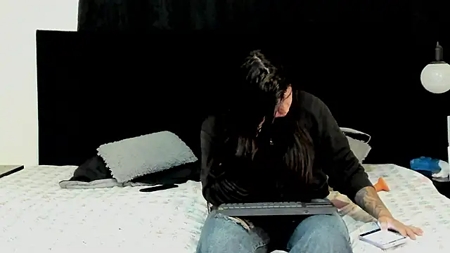 Snapshot of lissandthor13 chatting on 12-16-25, 10:53 lissandthor13 online show from 12-16-25, 10:53