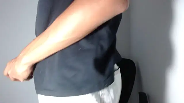 Snapshot of tonny_sexxxx chatting on 02-26-25, 09:16 tonny sexxxx online show from 02-26-25, 09:16