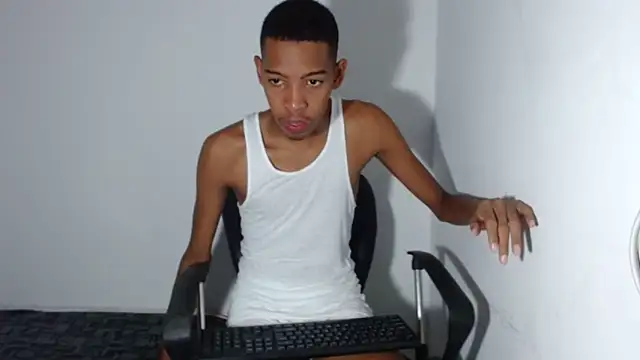 Snapshot of tonny_sexxxx chatting on 03-04-25, 08:16 tonny sexxxx online show from 03-04-25, 08:16