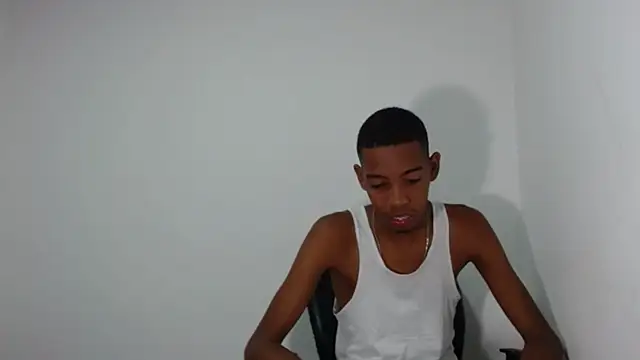 Snapshot of tonny_sexxxx chatting on 03-13-25, 09:37 tonny sexxxx online show from 03-13-25, 09:37