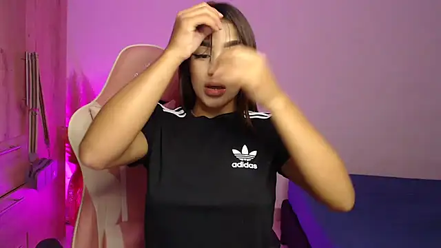 Snapshot of GiltRosebush chatting on 01-10-25, 08:04 GiltRosebush online show from 01-10-25, 08:04