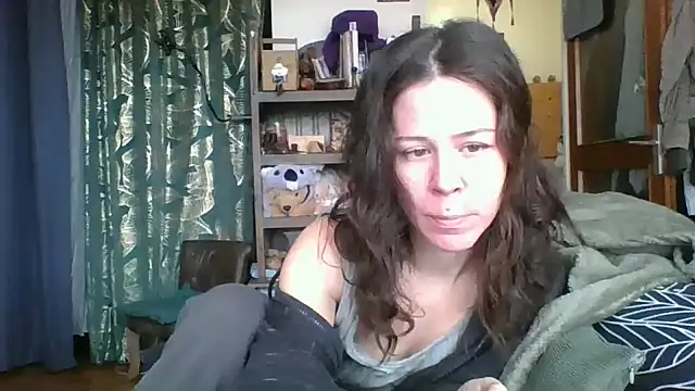 SuzieWanKenobi online show from 12-11-24, 12:12