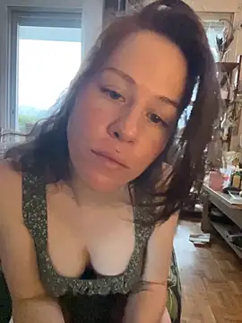 SuzieWanKenobi online show from 09-21-25, 03:13