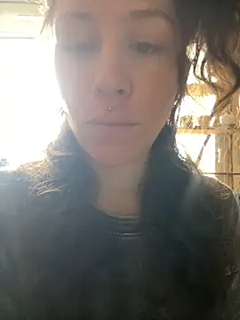 SuzieWanKenobi online show from 10-19-25, 12:50