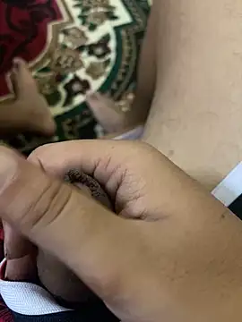 Snapshot of DreamerAsianGuy chatting on 12-18-24, 12:29 DreamerAsianGuy online show from 12-18-24, 12:29