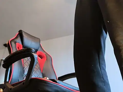 Snapshot of psychapleasure chatting on 02-01-26, 08:13 psychapleasure online show from 02-01-26, 08:13