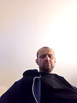 Snapshot of Roman0798 chatting on 12-17-25, 02:45 Roman0798 online show from 12-17-25, 02:45