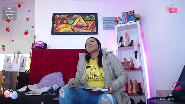 Snapshot of louise_nails chatting on 09-26-25, 11:58 louise nails online show from 09-26-25, 11:58