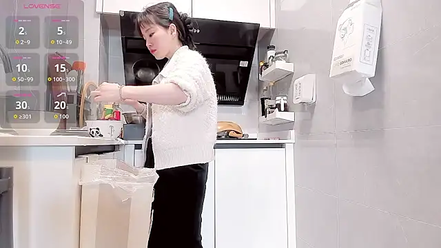 Vivian-6 online show from 03-28-26, 12:32