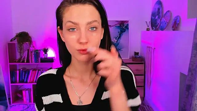 EmilyWilden online show from 02-17-25, 11:55