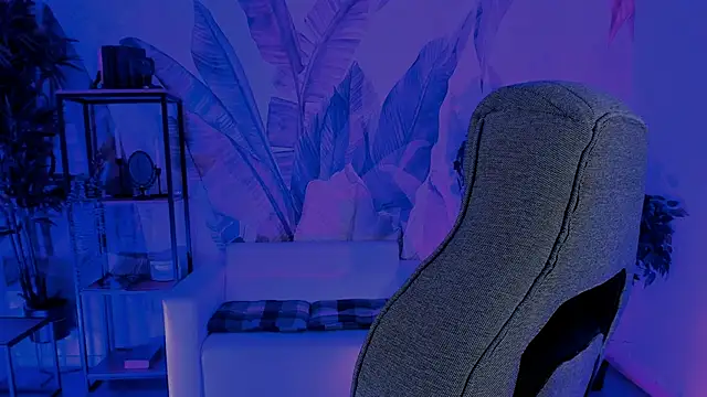 Snapshot of EmilyWilden chatting on 10-11-25, 08:46 EmilyWilden online show from 10-11-25, 08:46