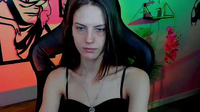 Snapshot of EmilyWilden chatting on 10-21-25, 08:37 EmilyWilden online show from 10-21-25, 08:37