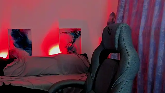 Snapshot of EmilyWilden chatting on 11-08-25, 08:25 EmilyWilden online show from 11-08-25, 08:25