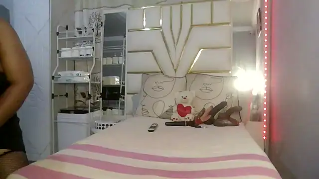 Snapshot of SexyyNana chatting on 02-27-26, 02:11 SexyyNana online show from 02-27-26, 02:11