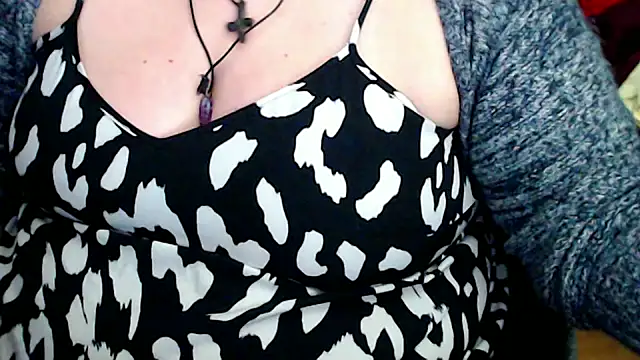 Snapshot of mayasmith chatting on 02-15-26, 07:10 mayasmith online show from 02-15-26, 07:10