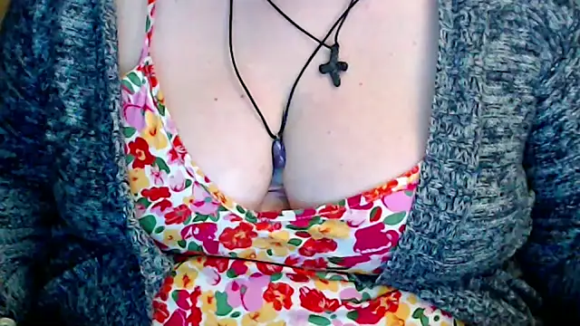 Snapshot of mayasmith chatting on 03-10-26, 08:58 mayasmith online show from 03-10-26, 08:58