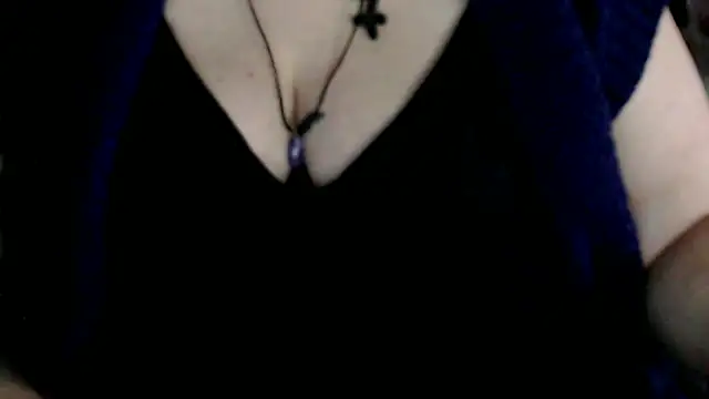 Snapshot of mayasmith chatting on 04-01-26, 06:58 mayasmith online show from 04-01-26, 06:58